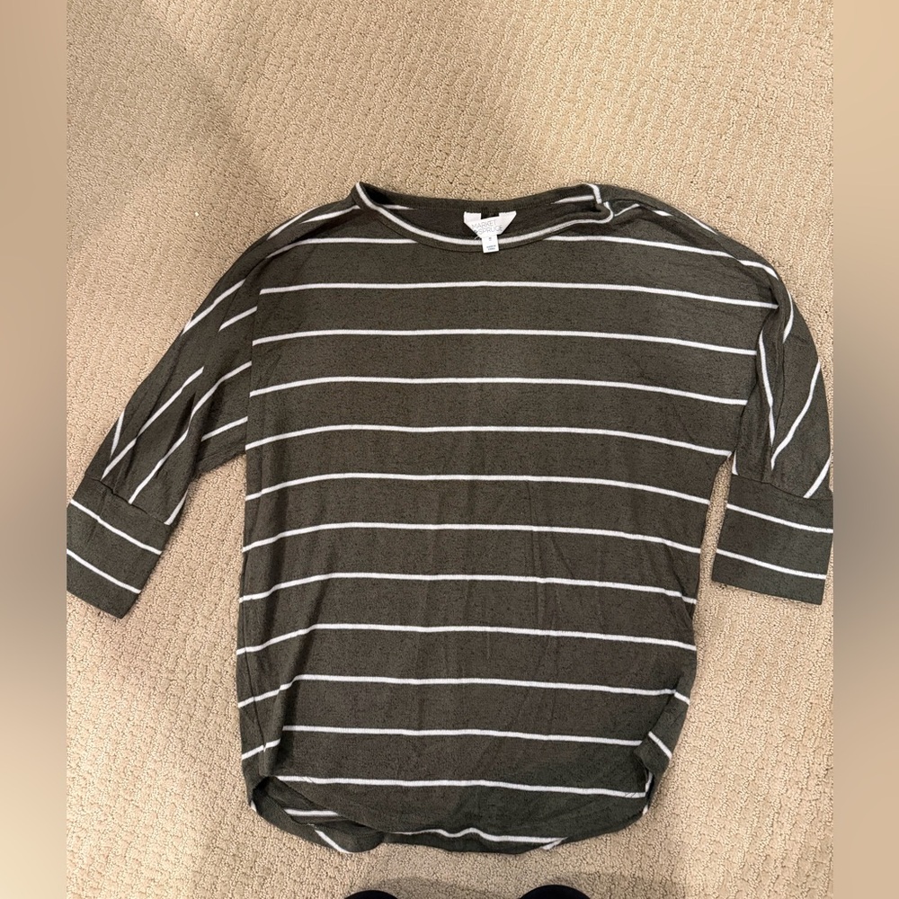 Market and spruce top sz M